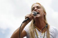 La mujer de Leopoldo López advierte a Maduro de que "no podrá doblegarle"