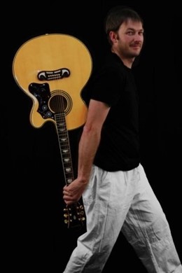 El cantautor Txus Remón.