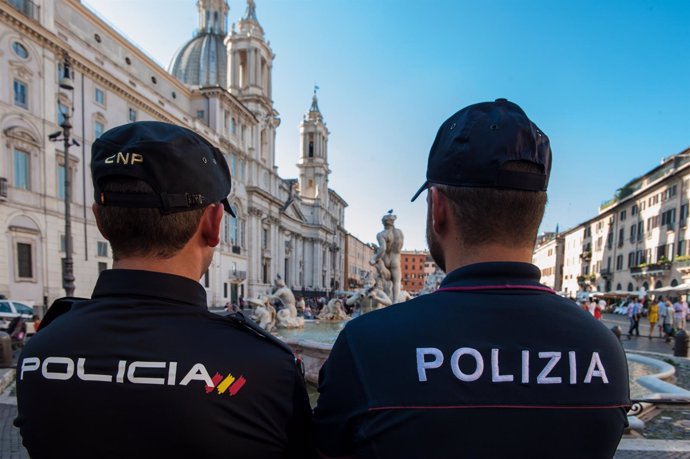 Policías de España e Italia patrullan juntos 