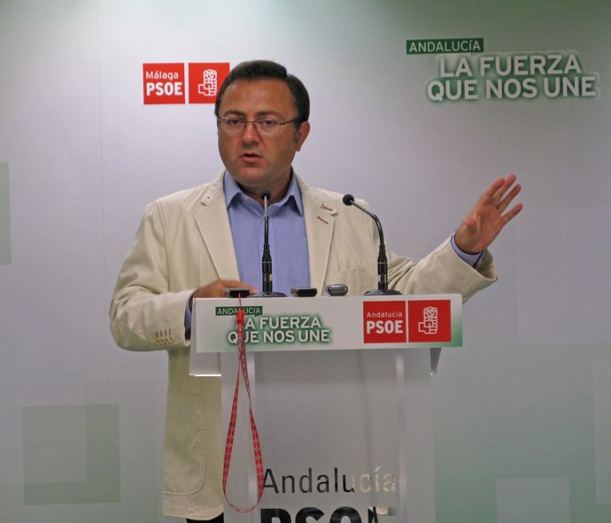 EL COORDINADOR DE LA INTERPARLAMENTARIA DEL PSOE DE ANDALUCIA HEREDIA