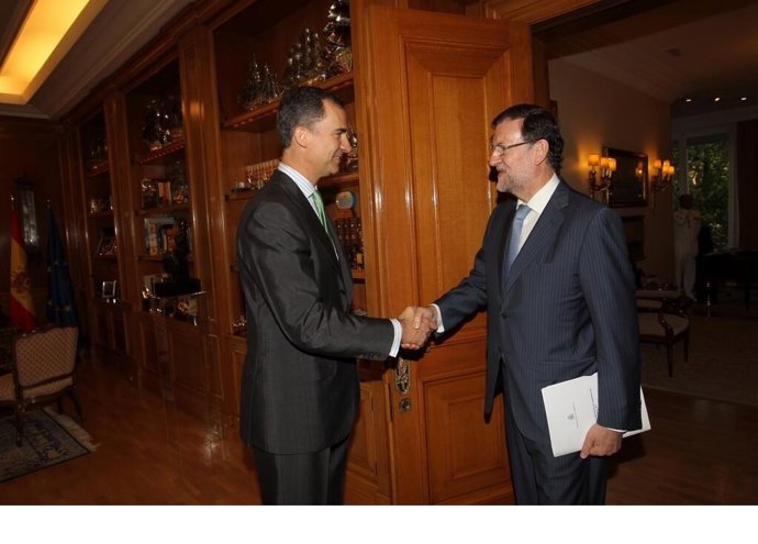 El Rey Don Felipe y Mariano Rajoy