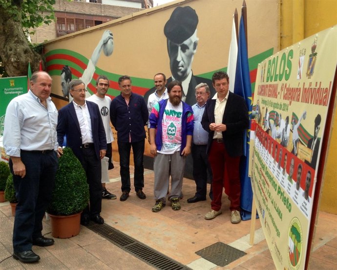Presentación del Campeonato Regional de Bolos y de un mural