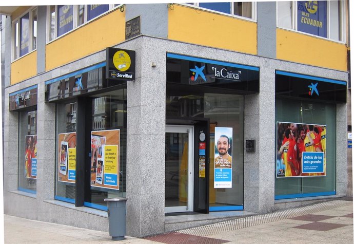 Oficina CaixaBank en Oviedo, la Caixa