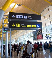 Ébola.- Los aeropuertos españoles cuentan con un protocolo ante casos que supongan riesgo para la salud pública