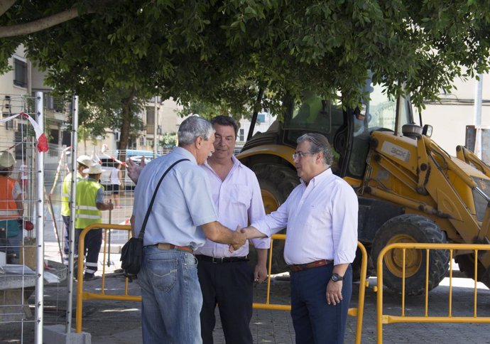 El alcalde de Sevilla visita unas obras