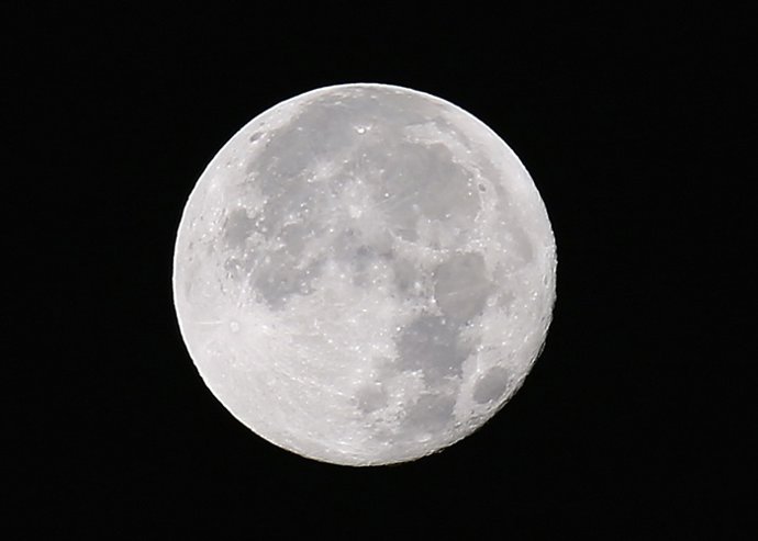 La Superluna robará el protagonismo a las lágrimas de San Lorenzo