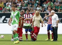 Mario Suárez se queda en Alemania en observación