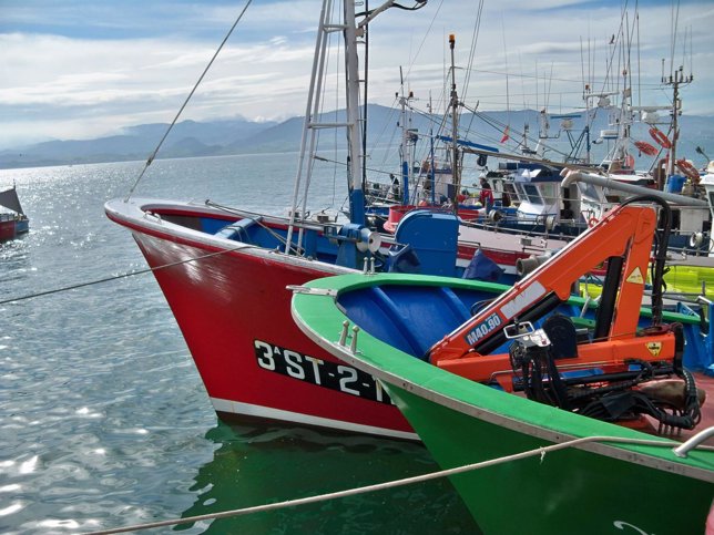 Barcos Pesqueros Cántabros