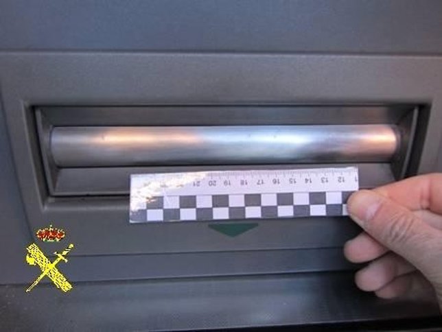 Estafadores en cajeros automáticos