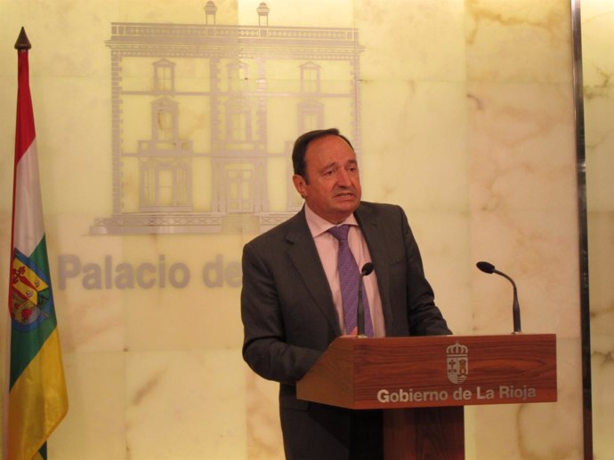 Pedro Sanz, presidente del Gobierno riojano, analiza veto ruso