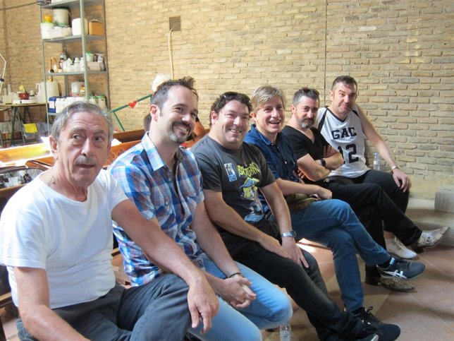 El equipo de 'Bendita calamidad' y su director, Gaizka Urresti 