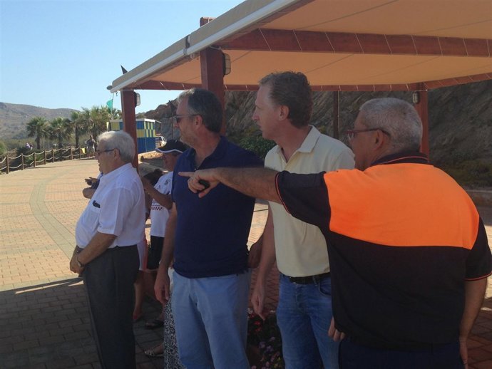 El diputado regional, Domingo Segado, presencia un simulacro