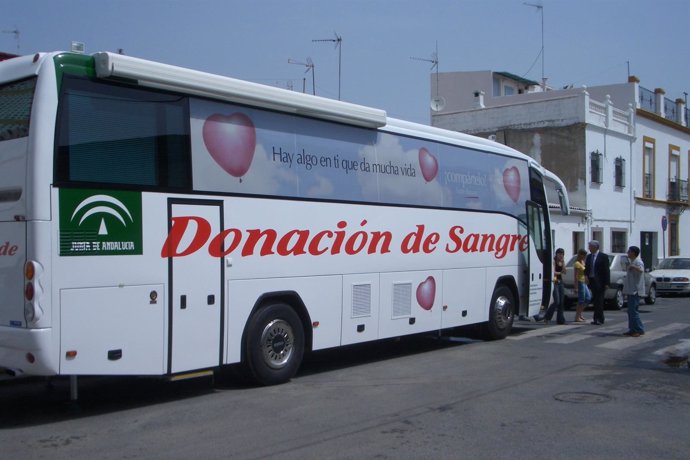 El Autobús de la Donación en la costa de Huelva.