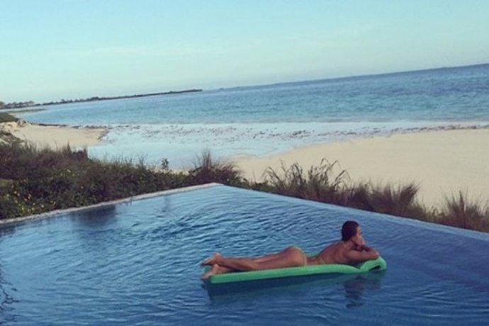 Irina Shayk disfruta del verano lejos de Cristiano
