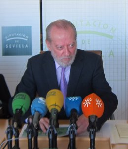 El presidente de la Diputación de Sevilla, Fernando Rodríguez Villalobos