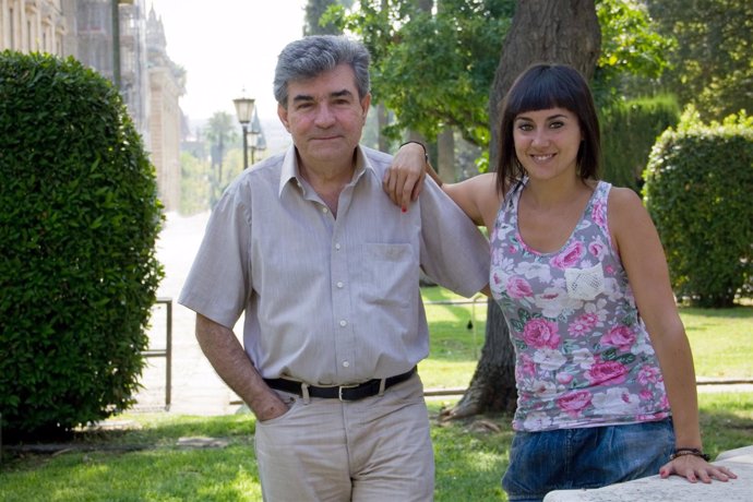 Los investigadores de la US Leandro del Moral y Natalia Limones