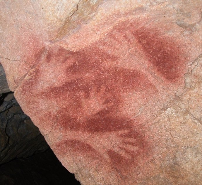 Arte rupestre en la cueva de El Salín (Cantabria)