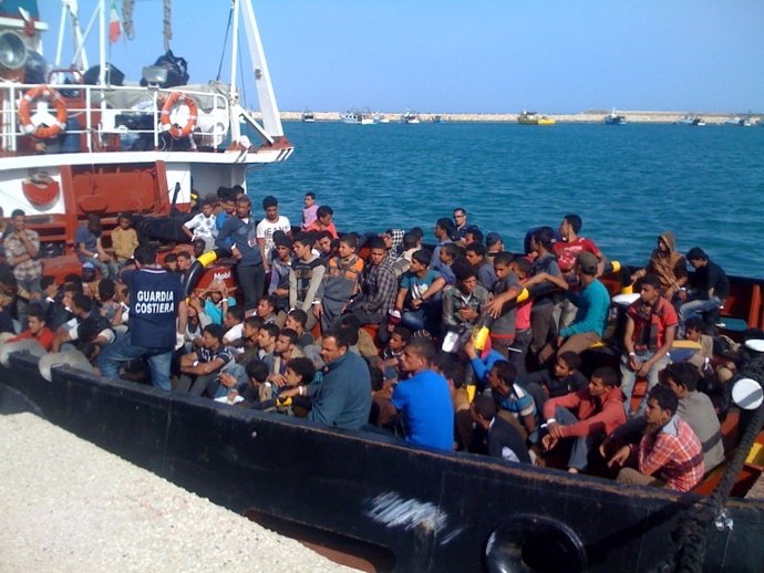 Inmigrantes llegando a las costas europeas