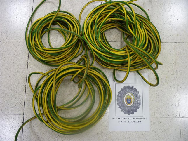 Al detenido se le incautaron herramientas de corte y manipulación y cableado