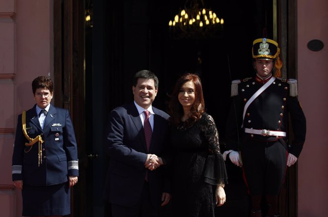 Los presidentes de Paraguay y Argentina, Horacio Cartes y Cristina Fernández