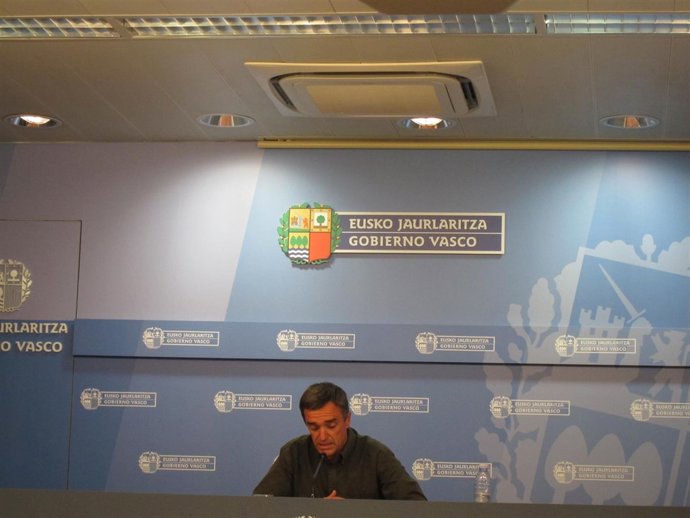 Rueda de prensa del secretario general de paz, jonan fernandez