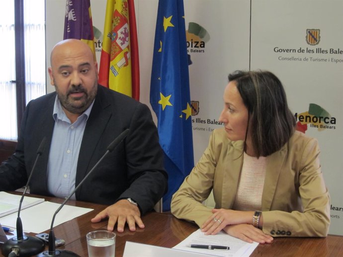 Jaime Martínez y Montserrat Jaén en rueda de prensa