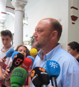 Antonio Pradas en la sede del PSOE-A en Sevilla