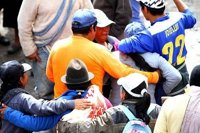 Aumentan a cuatro los muertos por el sismo en Quito