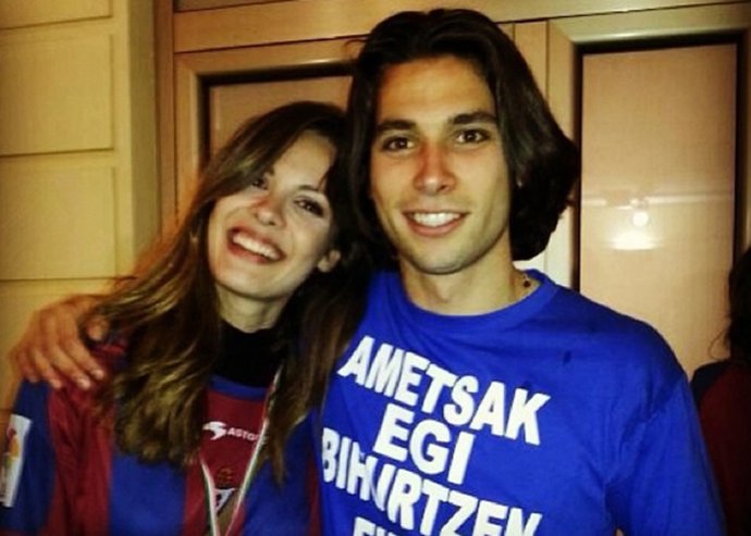 Jota Peleteiro se va a Inglaterra, que pasará con Jessica Bueno y su hijo