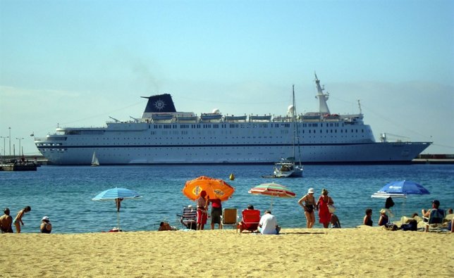 Crucero En El Puerto De Palamós