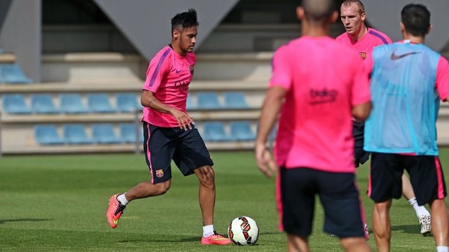 Neymar entrenando en Barcelona