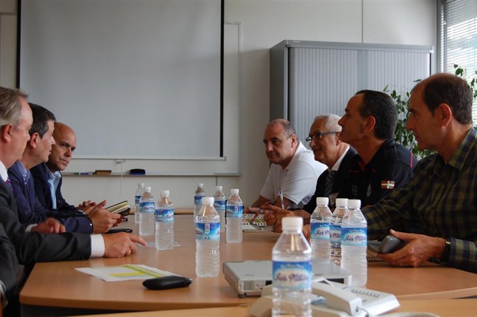 Reunión del Viceconsejero de Seguridad y concejal de Seguridad por Aste Nagusia