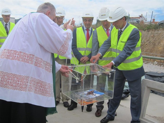 Primera piedra de la residencia Fernando Arce de la Fundación Asilo
