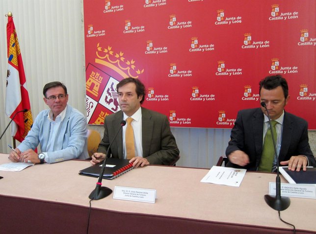 Jimeénez durante la presentación de loso datos de turismo en CyL hasta junio