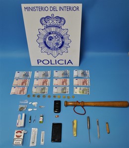 Objetos intervenidos en la operación policial