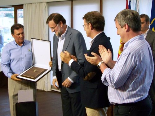 El presidente del Gobierno, Mariano Rajoy, junto al titular de la Xunta