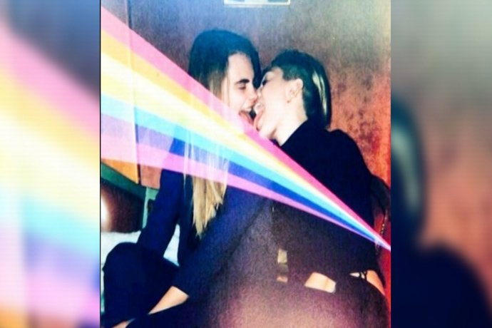 La felicitación más picante de Cyrus a Delevingne