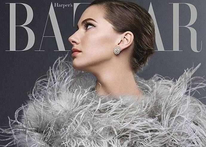 Como su abuela, la nieta de Audrey Hepburn posa para una revista