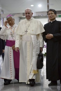 El Papa re reuna con el obispo de Corea del Sur