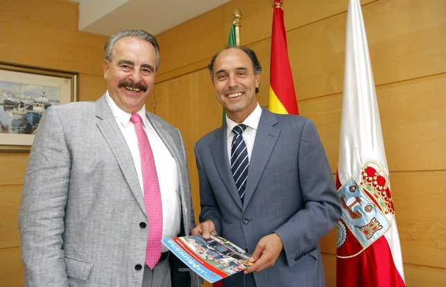 Diego con el presidente de la Casa de Cantabria en México 