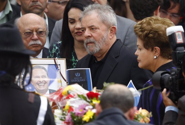 Brazil's President Rousseff and former President Lula attend the wake of late Br