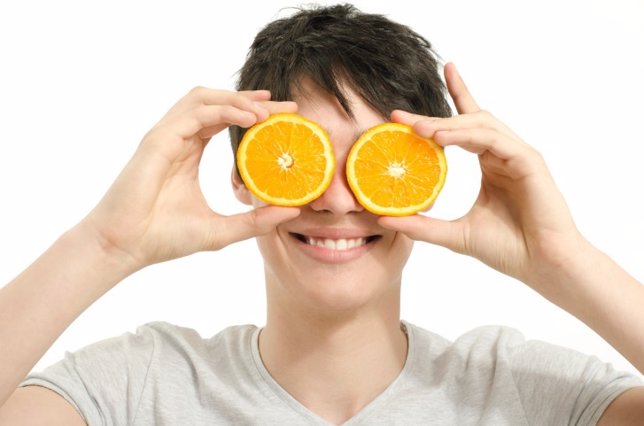 Dieta, salud ocular, ojos, naranja