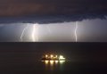 Rayos sobre el mar
