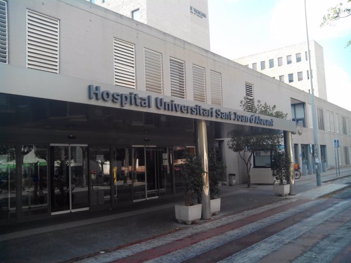 Entrada principal del Hospital de Sant Joan d'Alacant