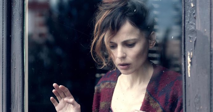 Elena Anaya protagoniza 'Todos están muertos' de Beatriz Sanchís