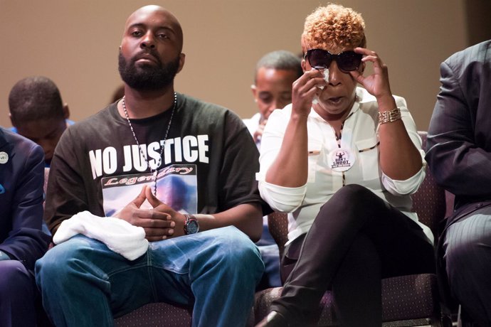 Los padres de Michael Brown, el joven muerto a tiros en Ferguson, Missouri