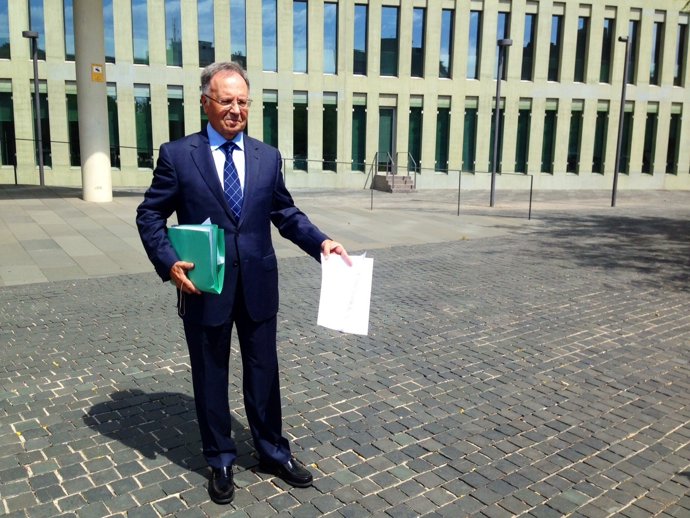 El secretario general de Manos Limpias, Miguel Bernad