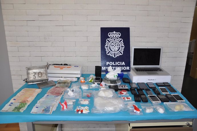 Material intervenido a los detenidos. 