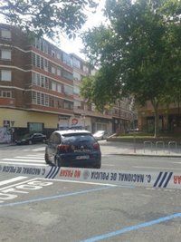 La expareja sentimental del hombre atrincherado en un bar dice que no tienen problemas económicos