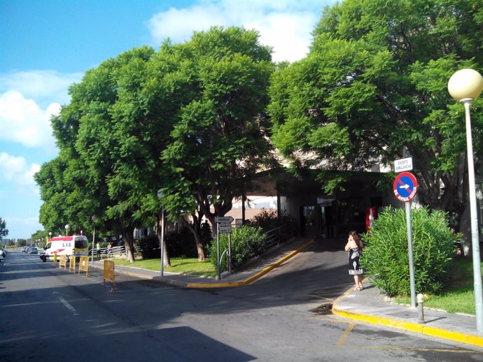Acceso a las urgencias del Hospital de Sant Joan d'Alacant
